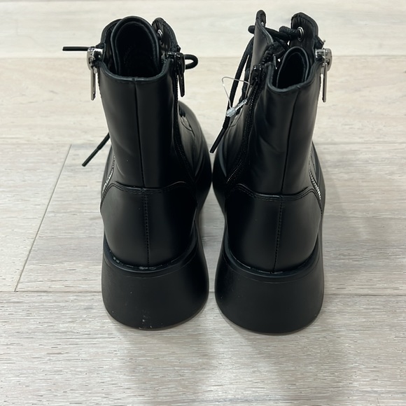 Steve Madden Girls ankle boots size 2 - Picture 3 of 4